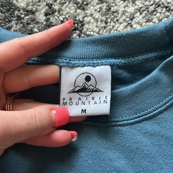 Patagonia inspired Park City Utah Crewneck - Picture 2 of 7